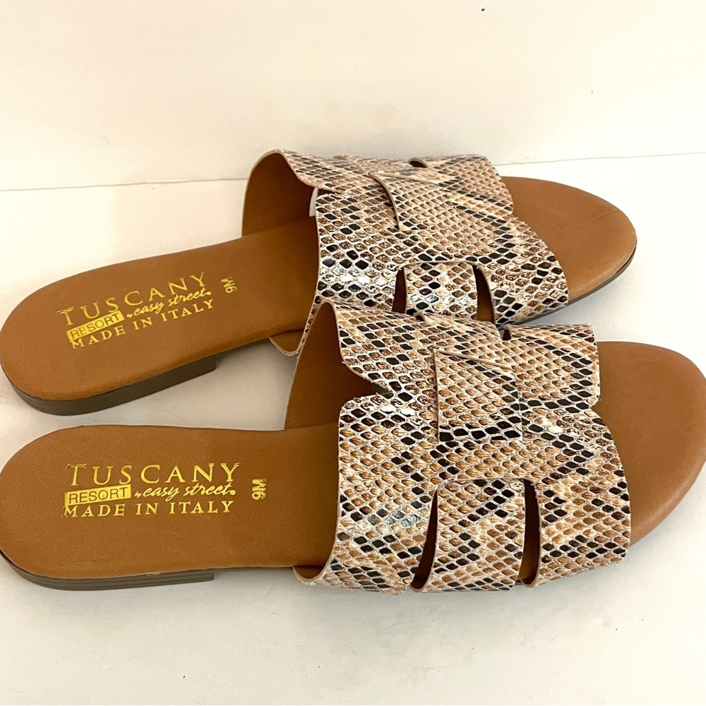 Tuscany Resort  by Easy Street  Snake Print Sandals Size 9 New